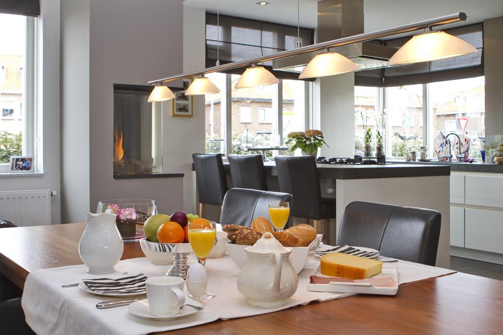 Bed & Breakfast Wit 51 Noordwijk Exterior photo